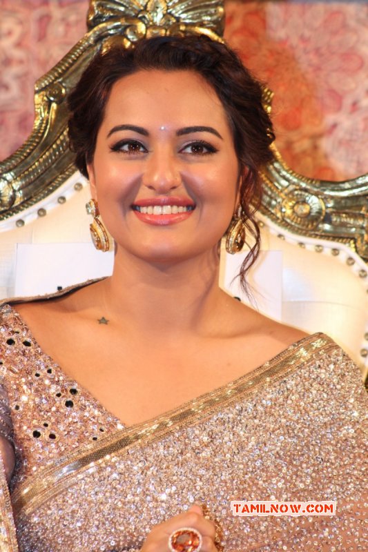 Recent Picture Cinema Actress Sonakshi Sinha 1977