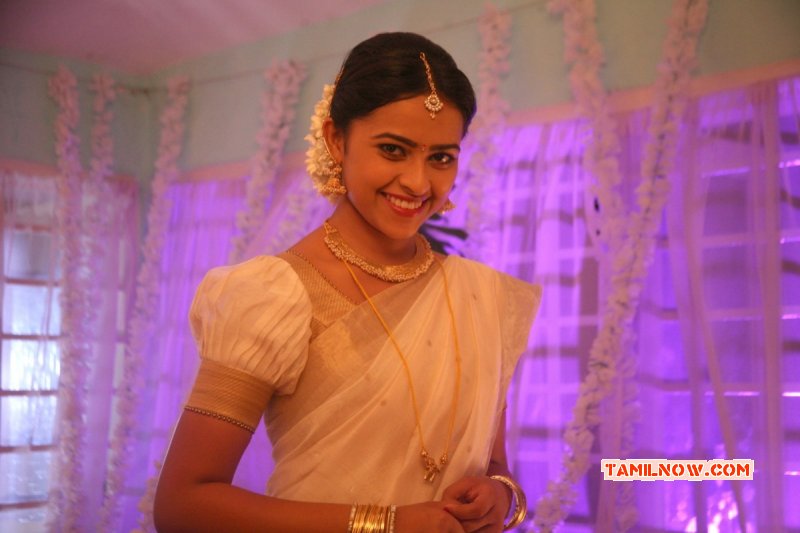 2014 Pic Sri Divya Cinema Actress 2477