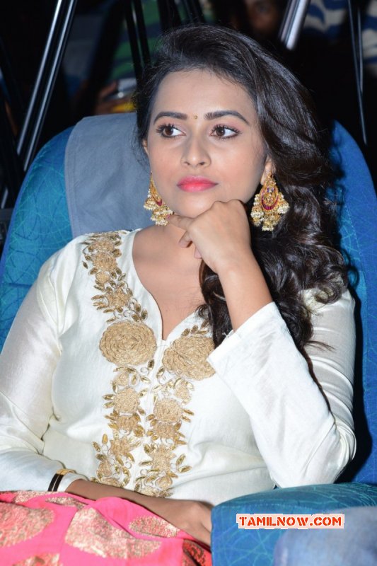 Image Tamil Heroine Sri Divya 3499