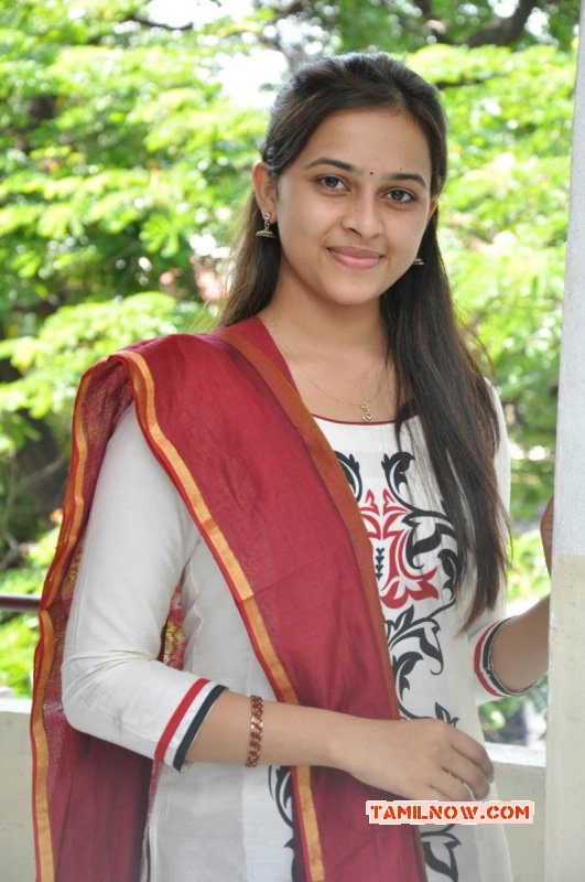 Latest Image South Actress Sri Divya 4832