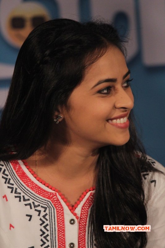 Latest Wallpapers Sri Divya Heroine 420