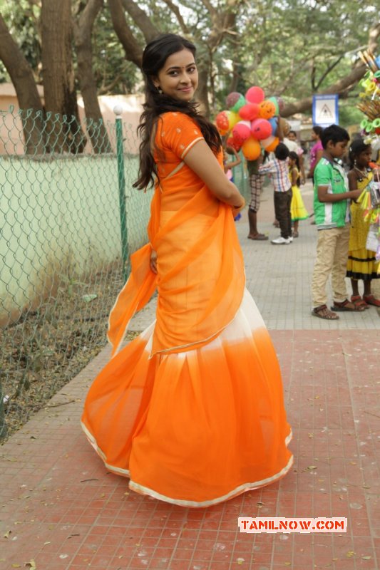 Movie Actress Sri Divya Picture 4910