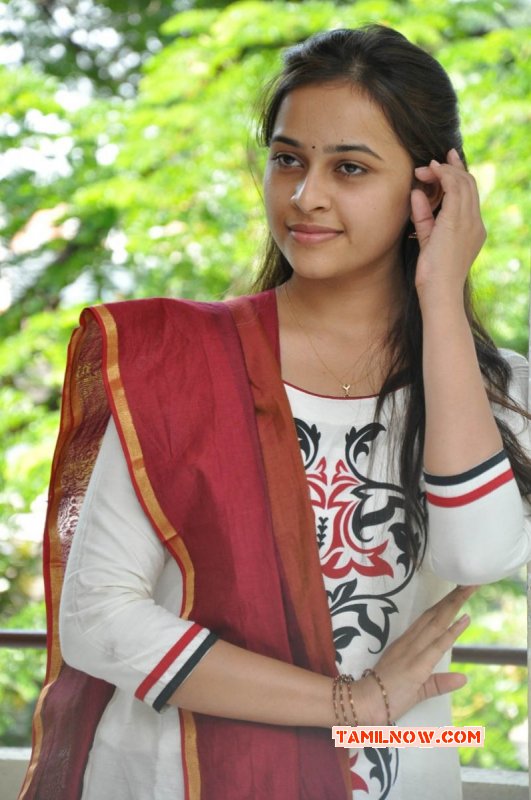 Sri Divya Tamil Actress New Stills 2755