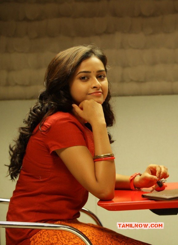 Stills Sri Divya Tamil Heroine 1283