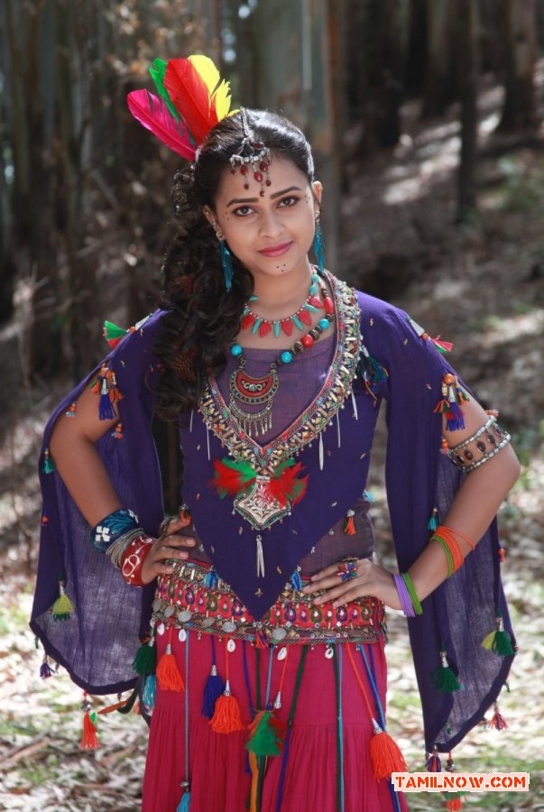 Tamil Actress Sri Divya 9716
