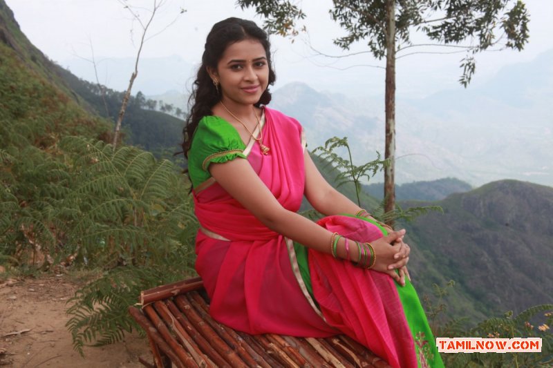 Tamil Actress Sri Divya Photos 5816
