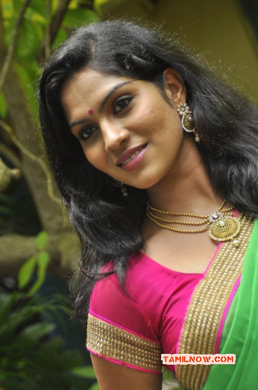 Still Movie Actress Swasika 6381