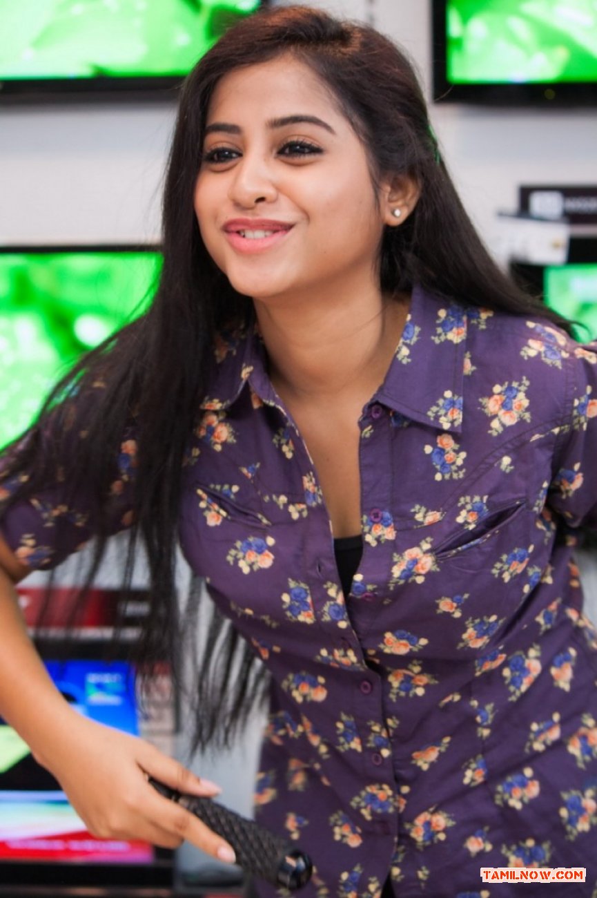 Swathi Deekshit 5543