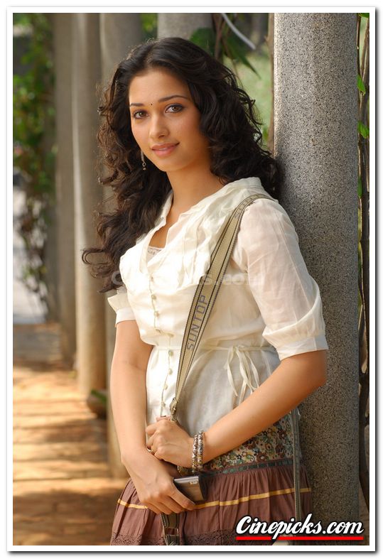 Actress Thamanna Still 3