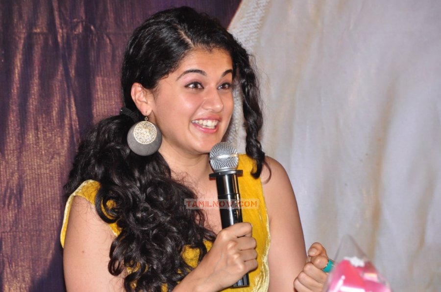 Actress Tapsee 6647