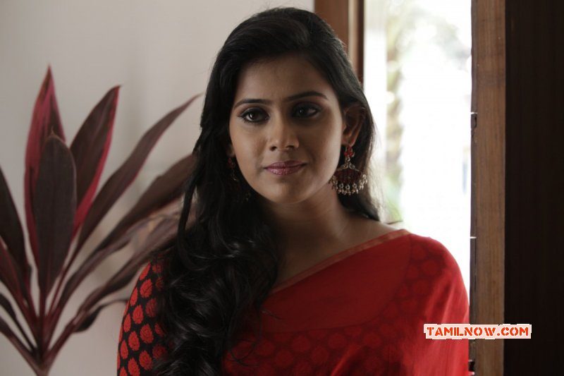 Latest Picture Thulasi Nair Tamil Heroine 9610