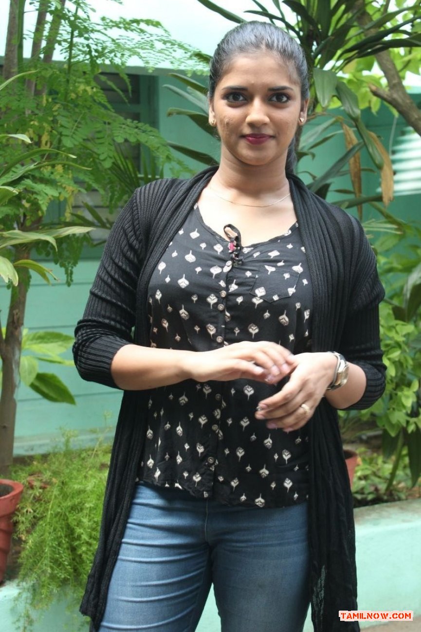 Actress Vasundhara Kashyap Stills 9337