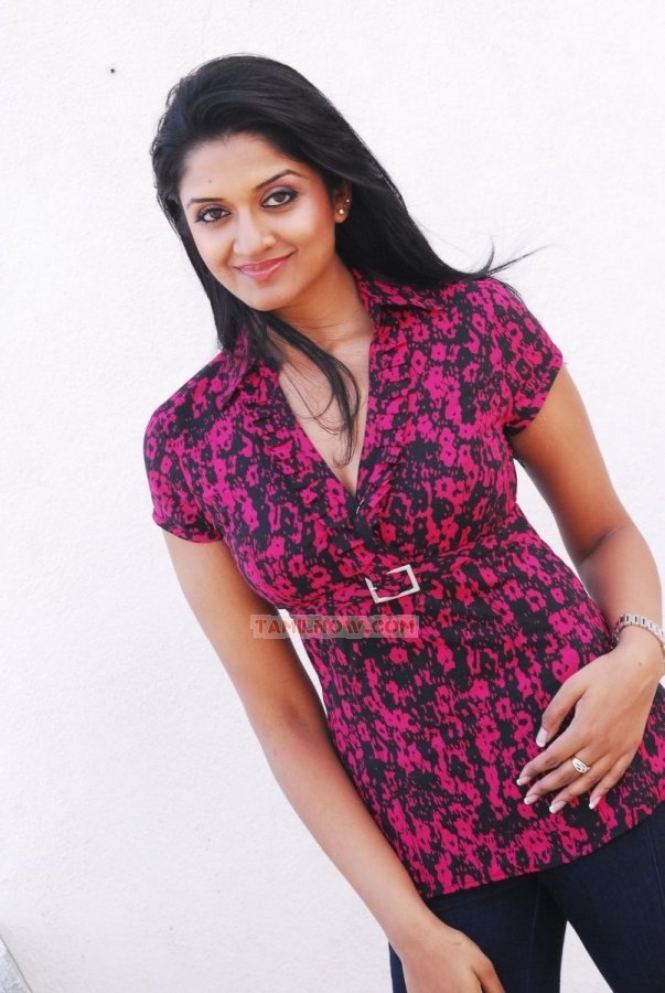 Actress Vimala Raman 5496