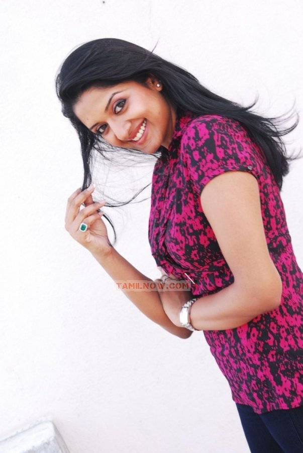 Actress Vimala Raman Photos 9437