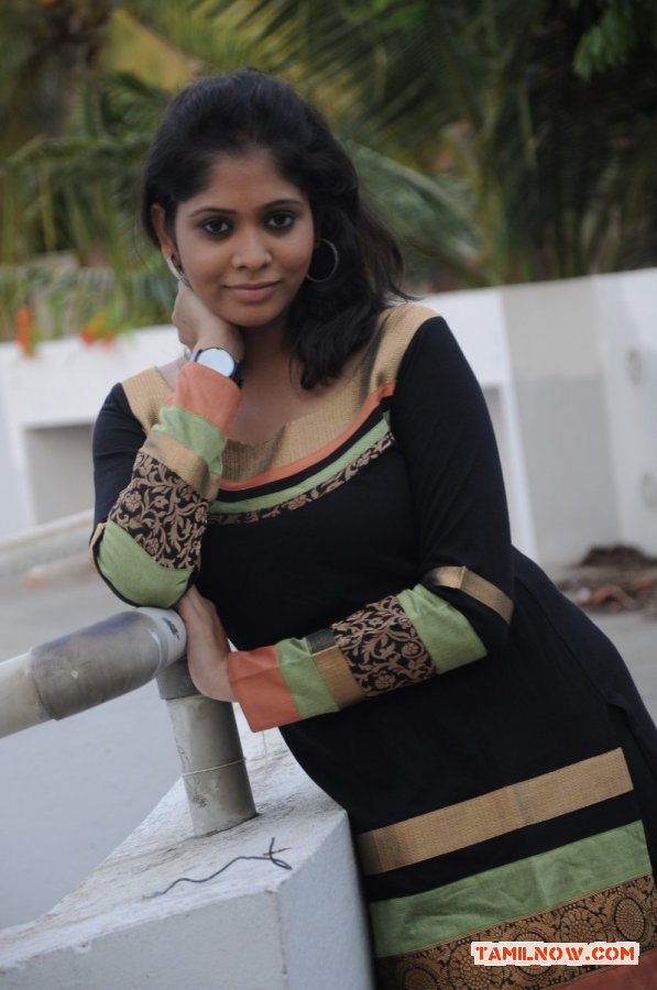 Dhivya In 8mm Tamil Movie 654