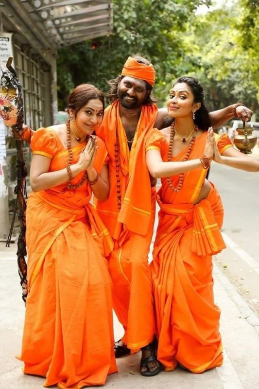 2019 Photo Tamil Film Aadai 7971