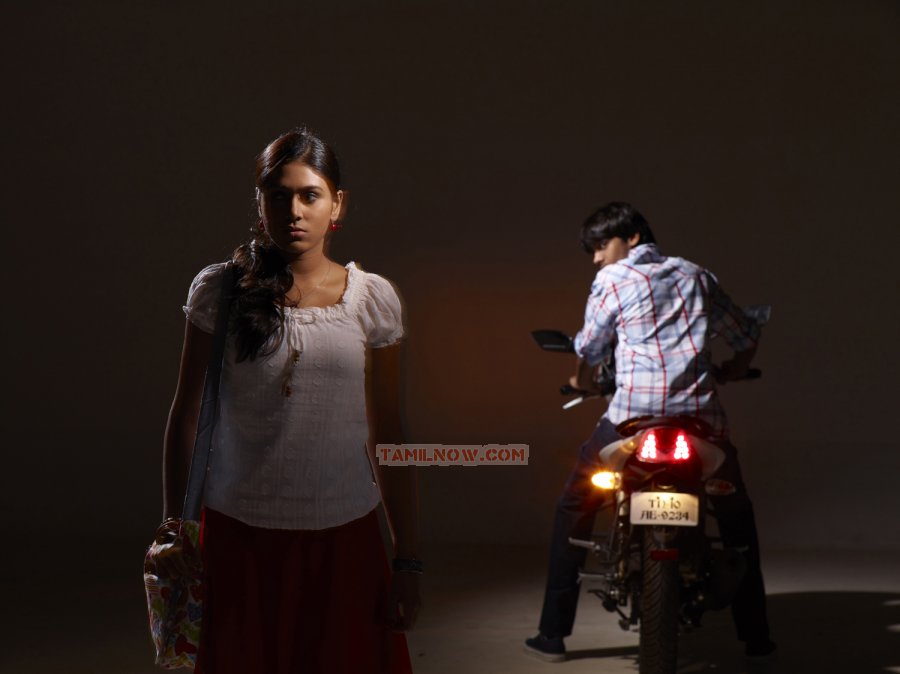 Tamil Movie Aadhalal Kadhal Seiveer 3789