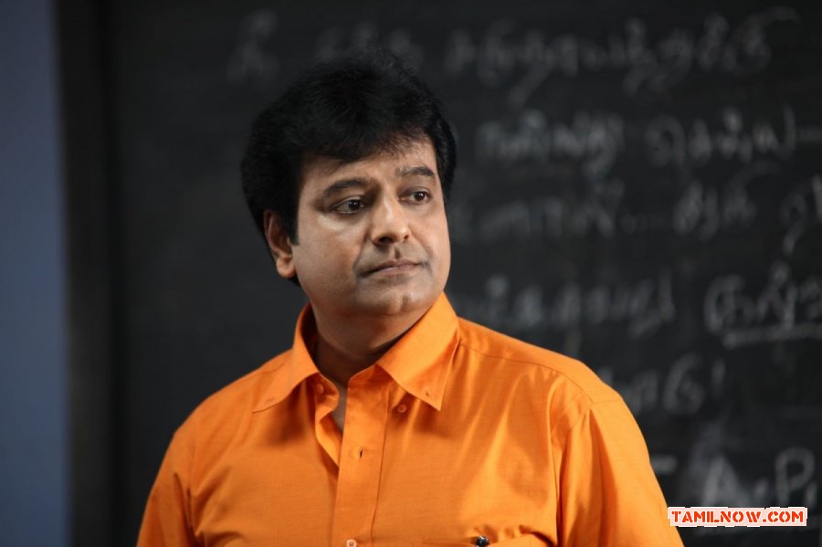 Vivek In Movie Aadhar 580