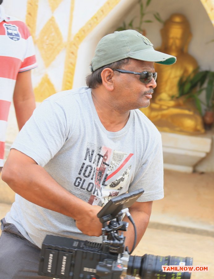 Kv Anand At Anegan Location 698