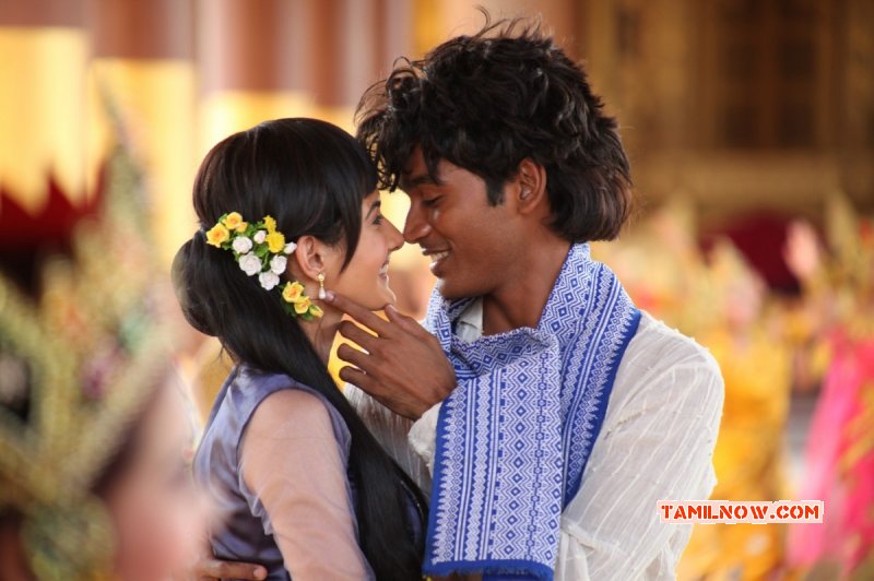 Pic Dhanush And Amyra Dustar In Anegan 141