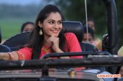 Andrea Jeremiah Cute Still From Aranmanai 947