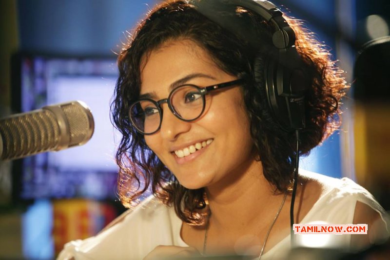 Parvathy As Rj Saira In Bangalore Naatkal 12