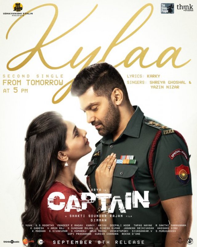 Movie Image Arya Aishwarya Lekshmi In Movie Captain 904