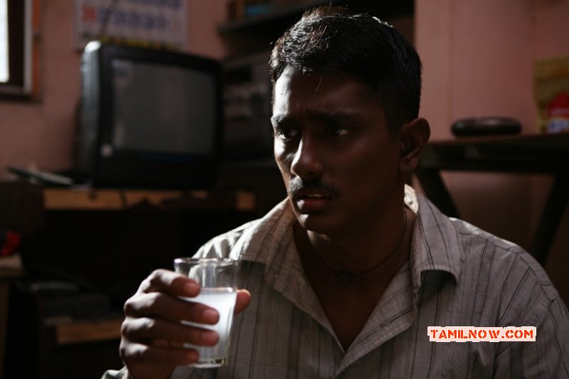 New Wallpapers Enakkul Oruvan 6049