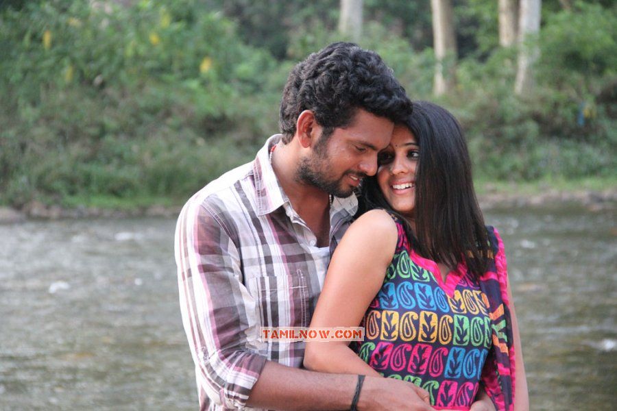 Ennai Piriyadhai Movie Still 7