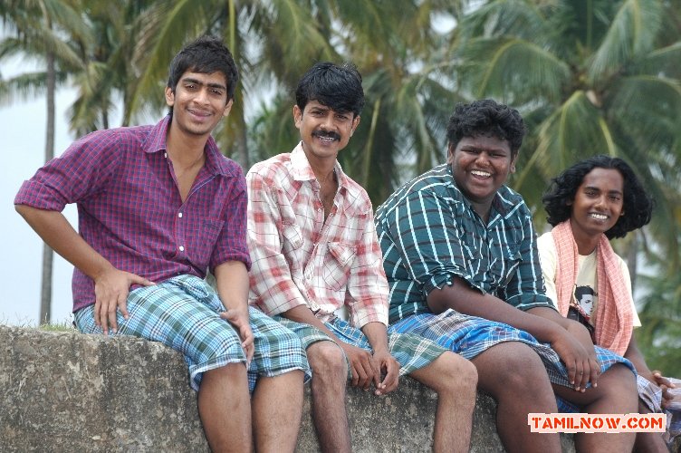 Ennathan Pesuvatho Photos 613