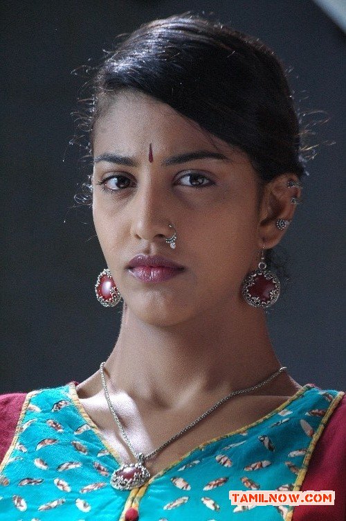 Ennathan Pesuvatho Stills 4447