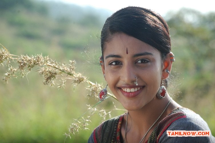 Movie Ennathan Pesuvatho 7839