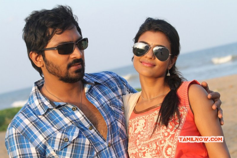 New Image Hello Naan Pei Pesuren Tamil Movie 5084