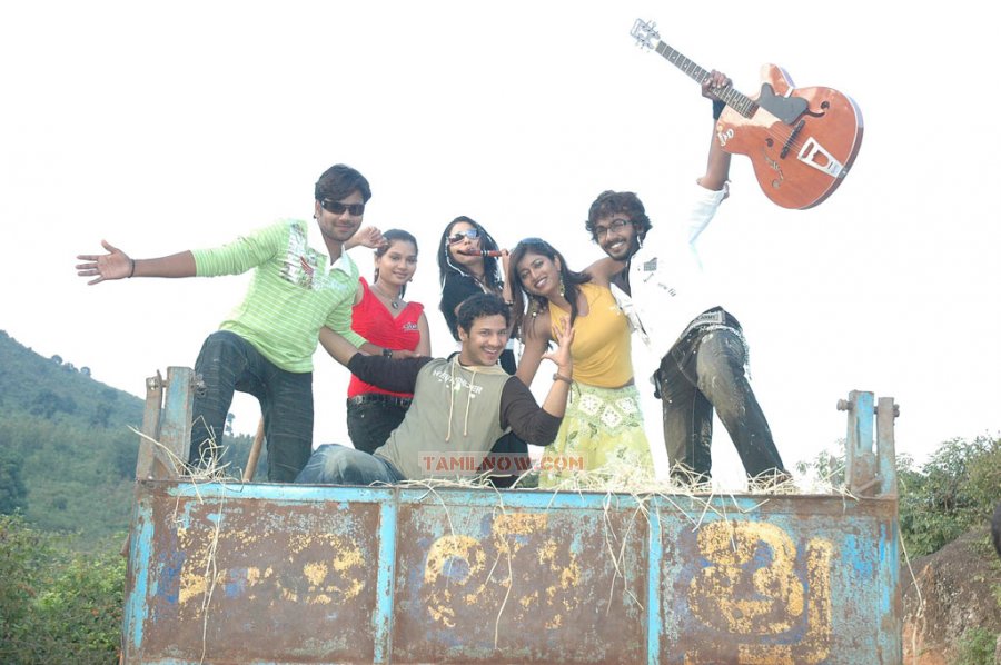 Ilamai Kadhal 6756
