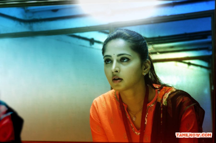 Anushka Irandam Ulagam 527