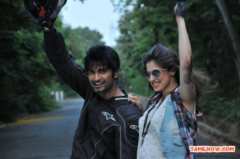 Atharva And Raai Laxmi In Irumbu Kuthirai 927