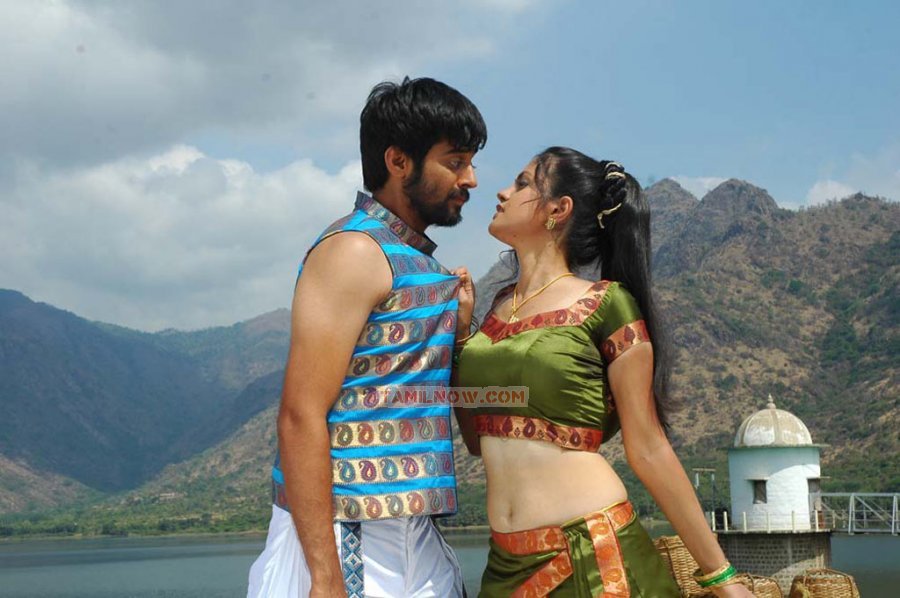 Isakki Stills 9871