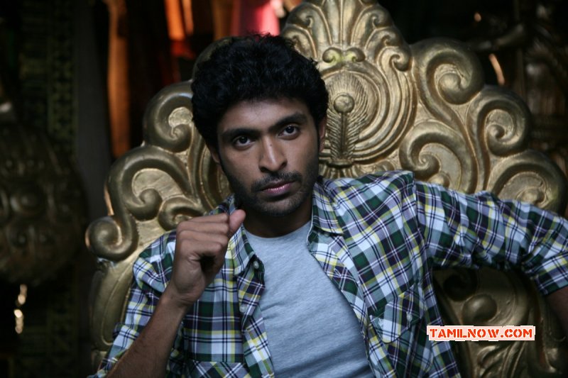 Vikram Prabhu Movie Idhu Enna Maayam Movie Wallpaper 102