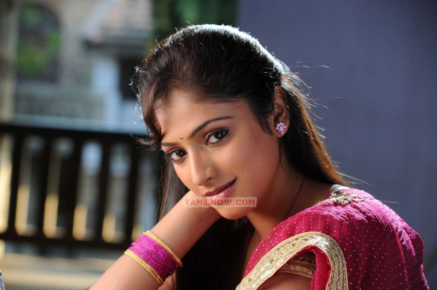 Haripriya In Jameen 137