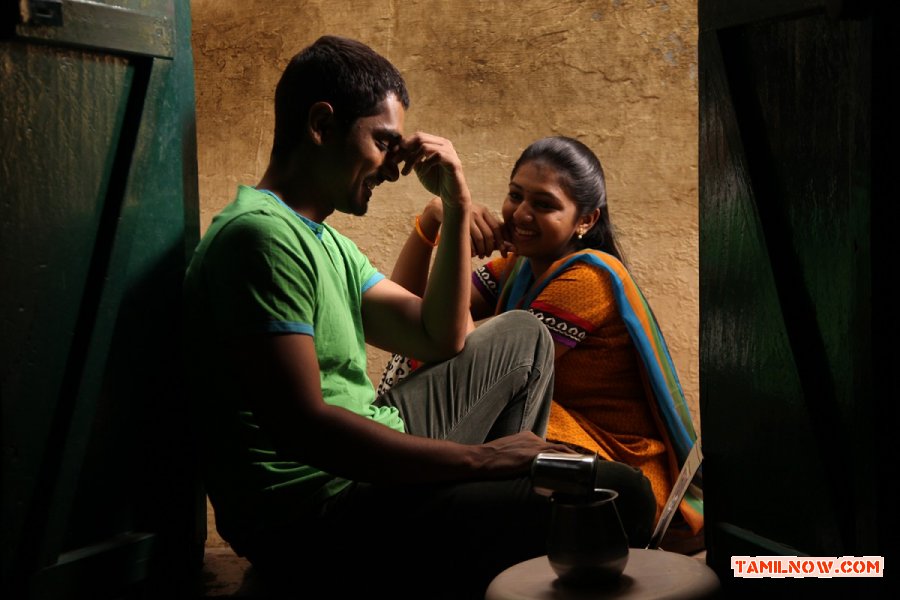 Siddharth Lakshmi Menon In Jigarthanda Movie 914