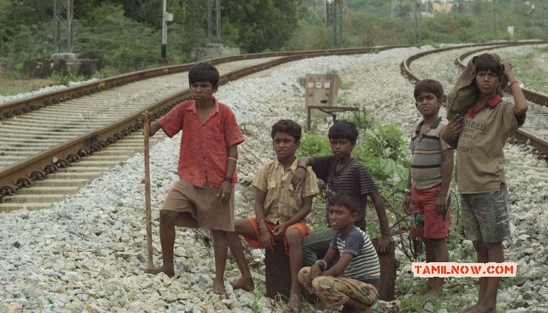 Image Movie Kaaka Muttai 5520