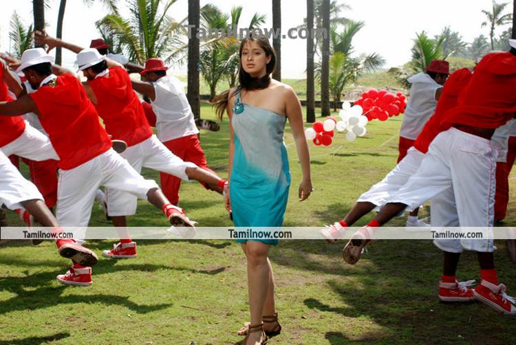 Lakshmi Rai Kanchana New Still1