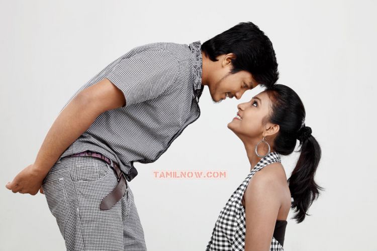 Tamil Movie Kadhal Theevu 1223