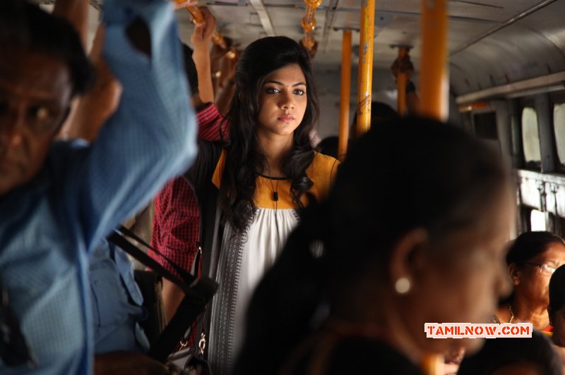 New Stills Kadhalum Kadanthu Pogum Movie 2739