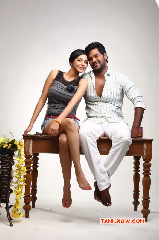 Latest Pic Sanam Shetty And Ajay 415