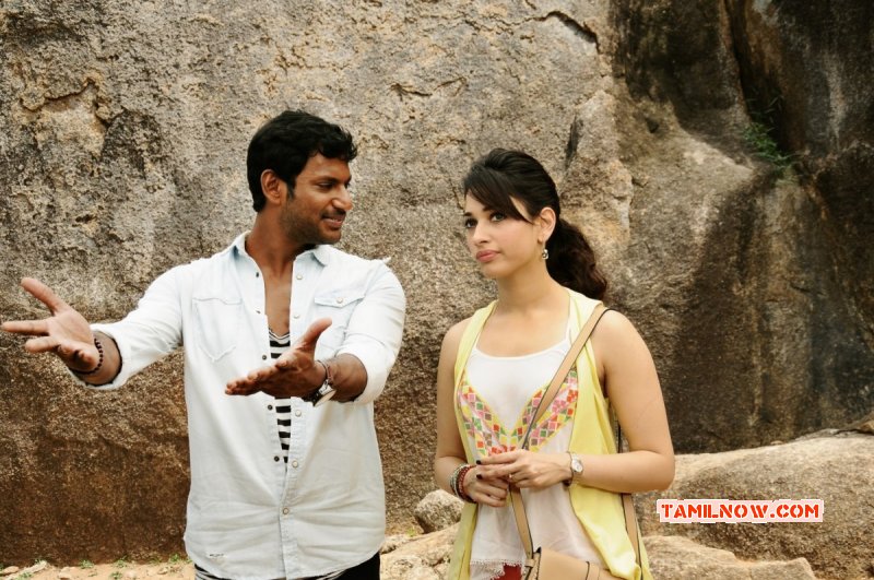 Vishal Tamanna Kaththi Sandai Album 761