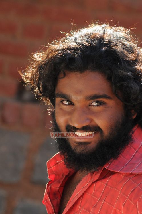 Tamil Movie Kizhakku Paartha Veedu 9563