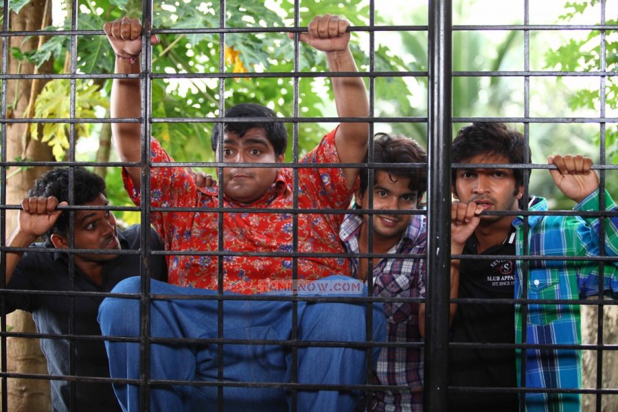 Kulu Kulu Naatkal 9589