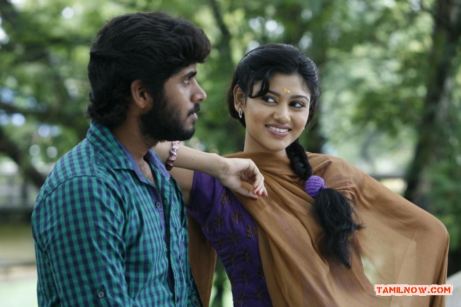 Kathir And Oviya 472