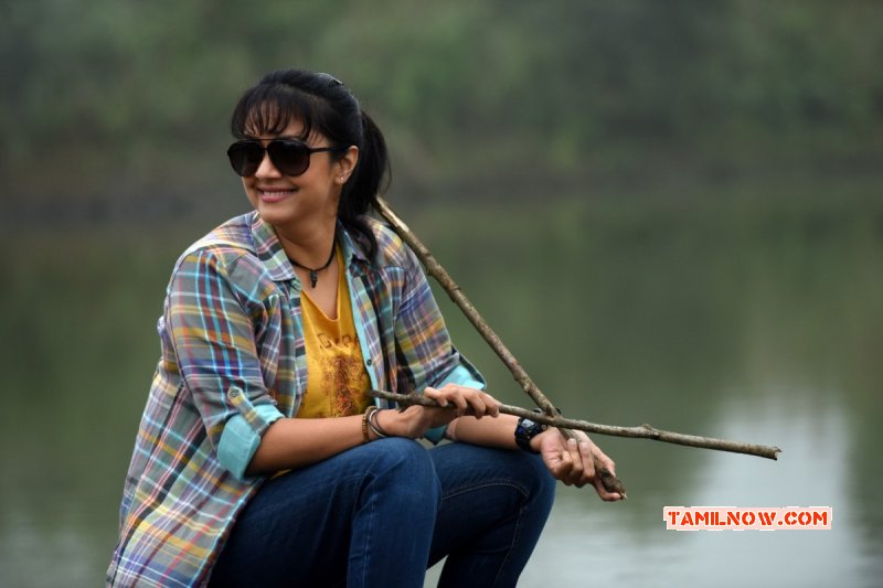 Cinema Magalir Mattum Wallpapers 7742